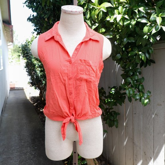 Sleeveless Tie Front Button up - Picture 1 of 6